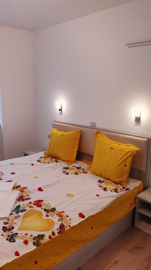 Calypso Rooms Făgăraş Extérieur photo