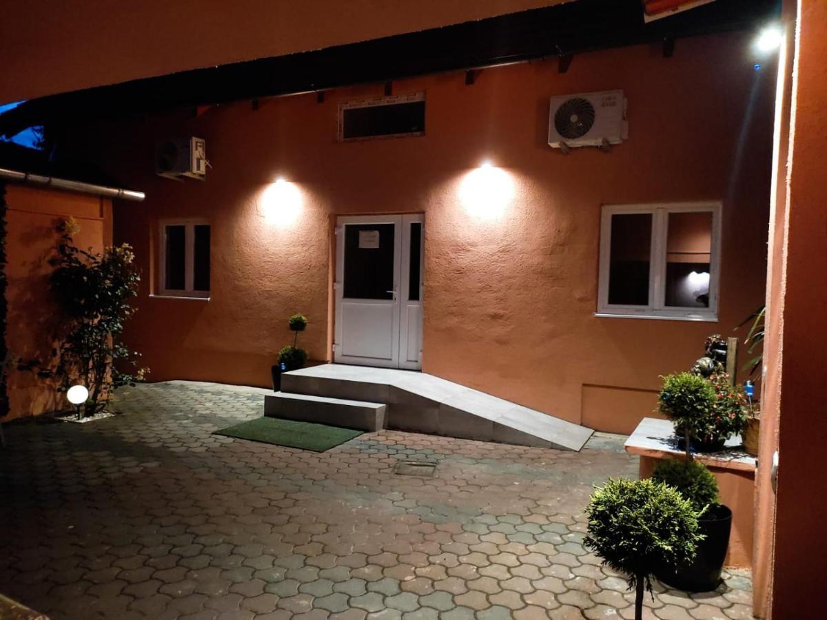 Calypso Rooms Făgăraş Extérieur photo