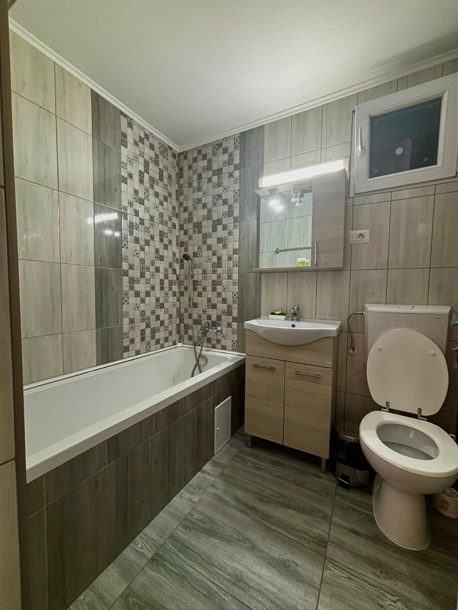 Calypso Rooms Făgăraş Extérieur photo